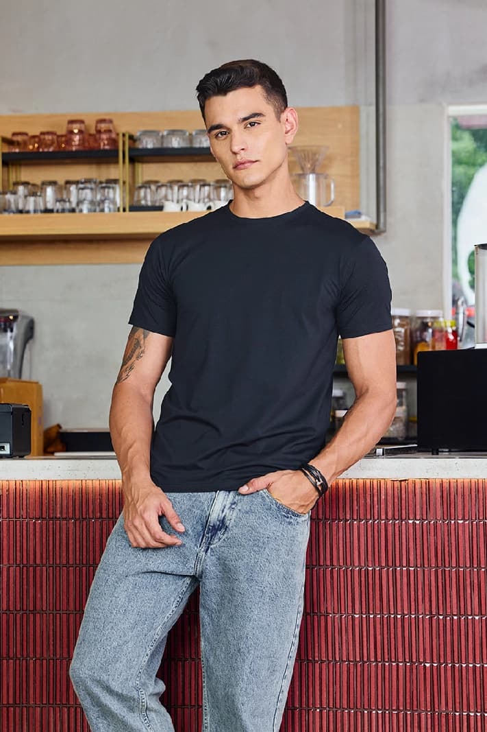 Men's Black Casual Solid Slim Fit Tshirt