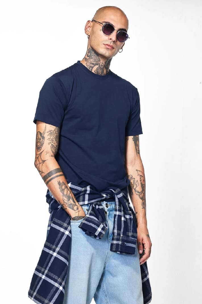 Men's Navy Casual Solid Slim Fit Tshirt