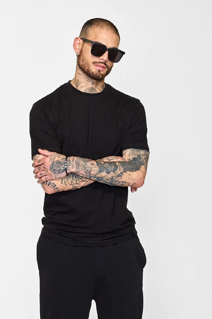 Men's Black Casual Solid Slim Fit Tshirt