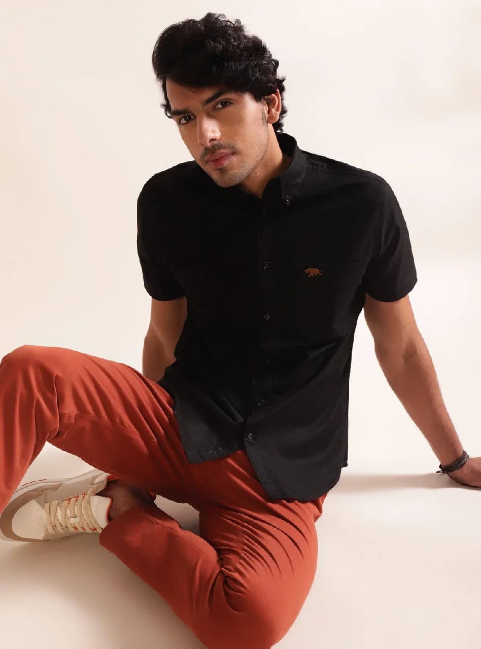 Men's Black Casual Solid Regular Fit Cotton Shirt