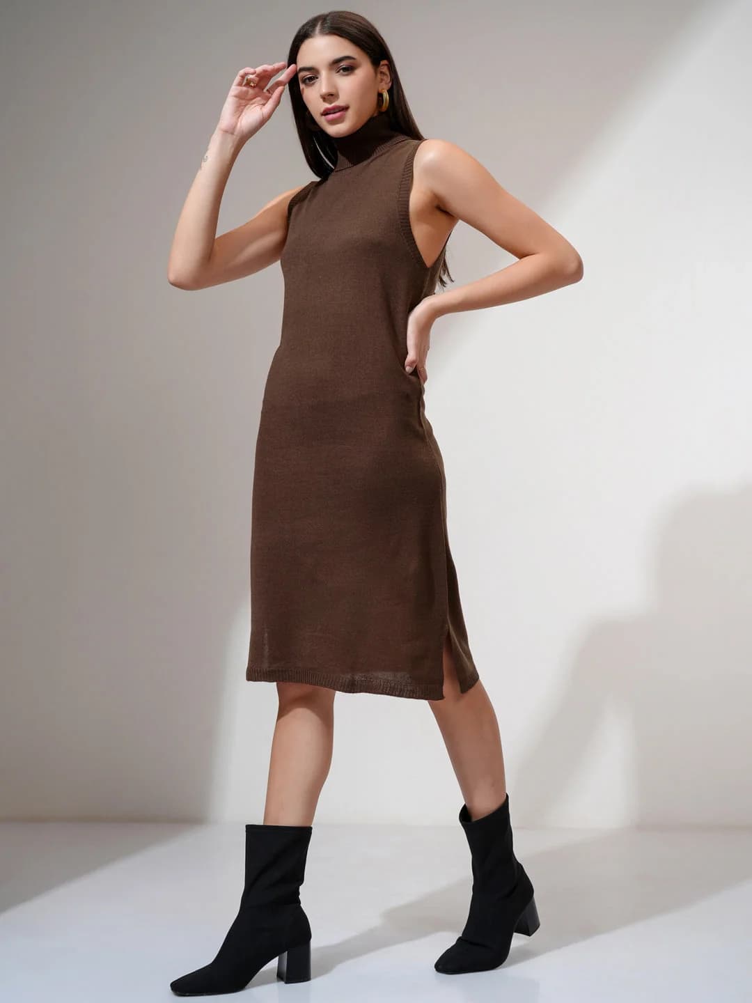 Women's Brown Casual Solid Regular Fit Sweater