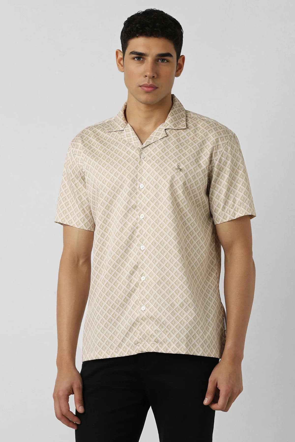 Men's Beige Casual Geometric Regular Fit Cotton Shirt
