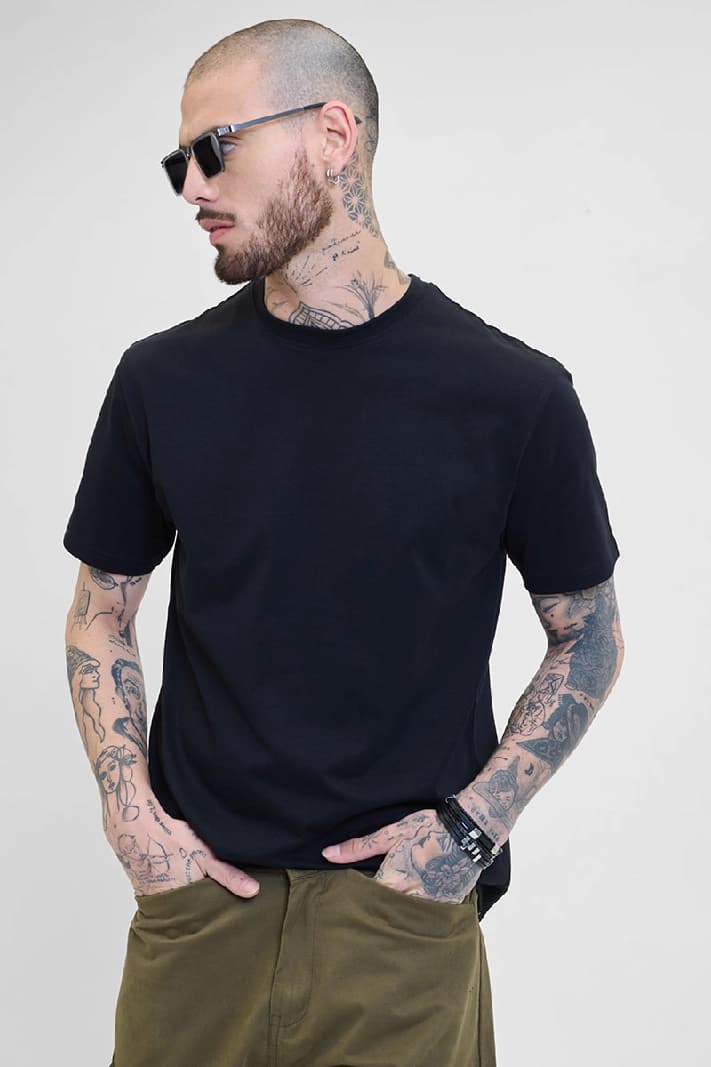 Men's Black Casual Solid Regular Fit Tshirt