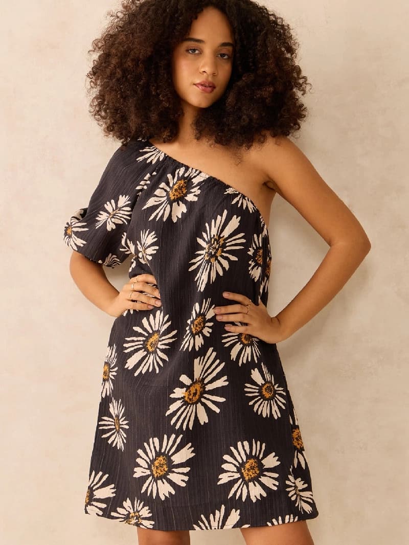 Women's Black Casual Regular Fit Dress