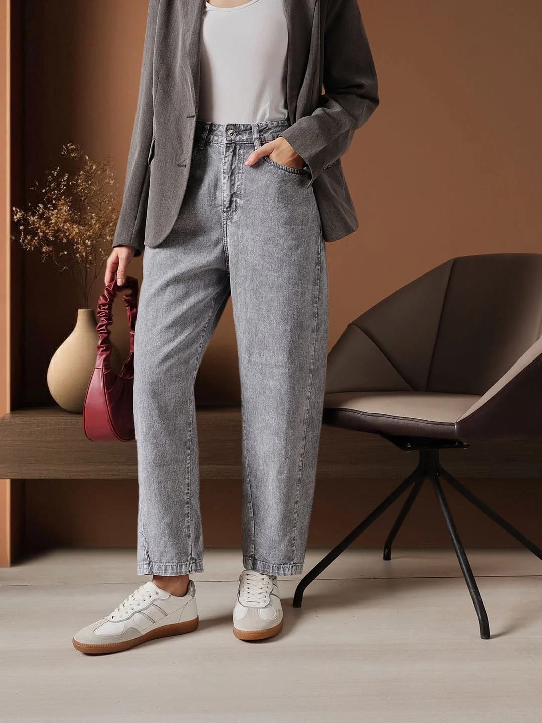 Women's Grey Casual Solid Straight Fit Jeans