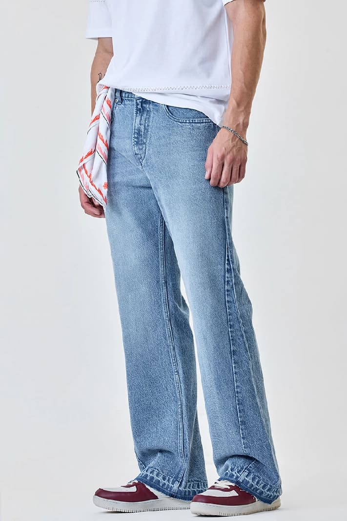 Men's Blue Casual Solid Flared Fit Jeans