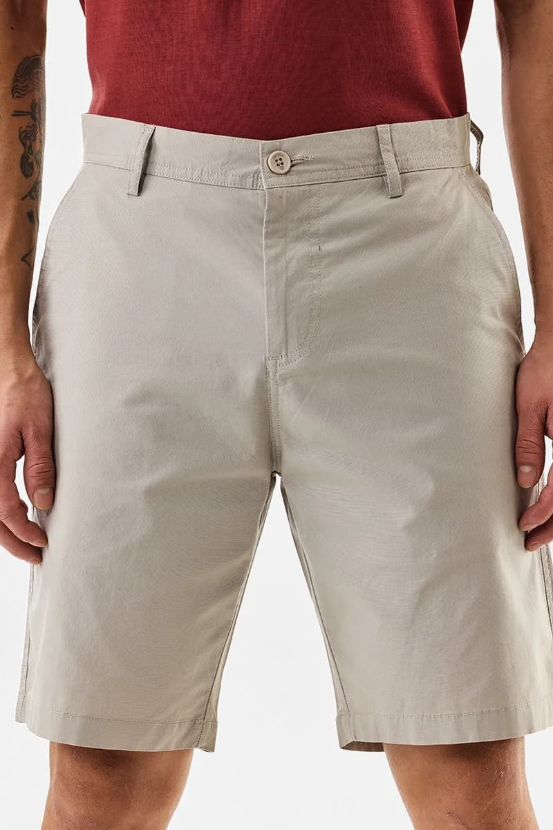 Men's Beige Casual Solid Regular Fit Short