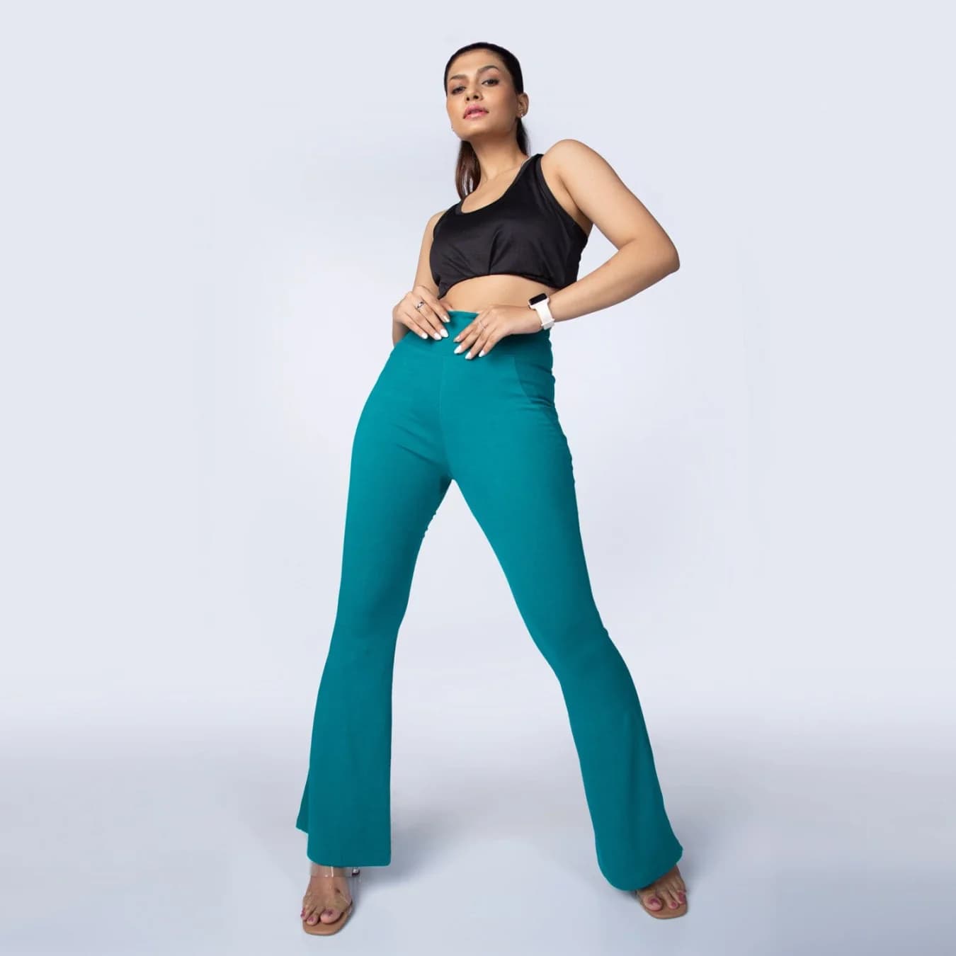 Women's Green Sports Solid Flared Fit Leggings