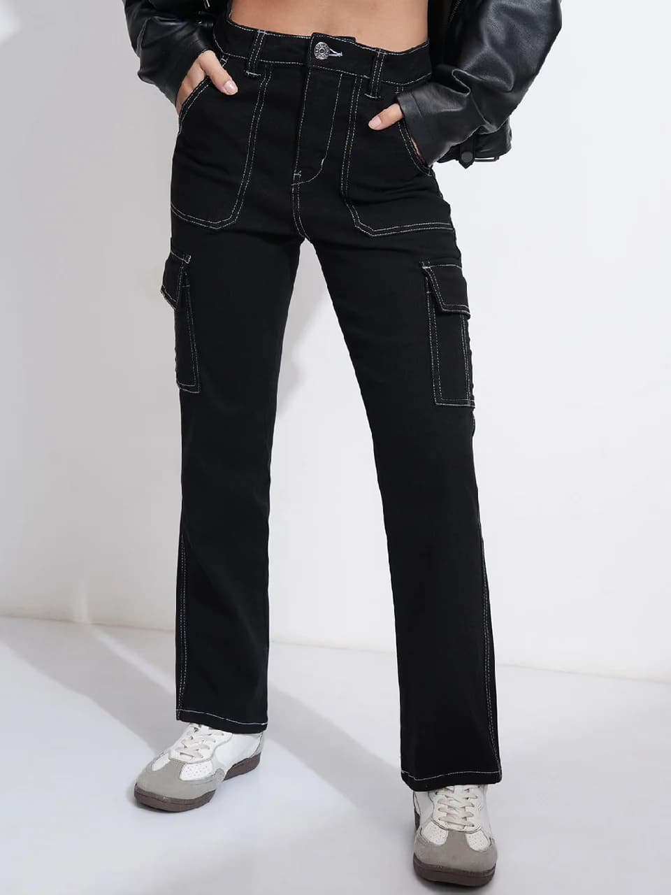 Women's Black Casual Solid Straight Fit Jeans