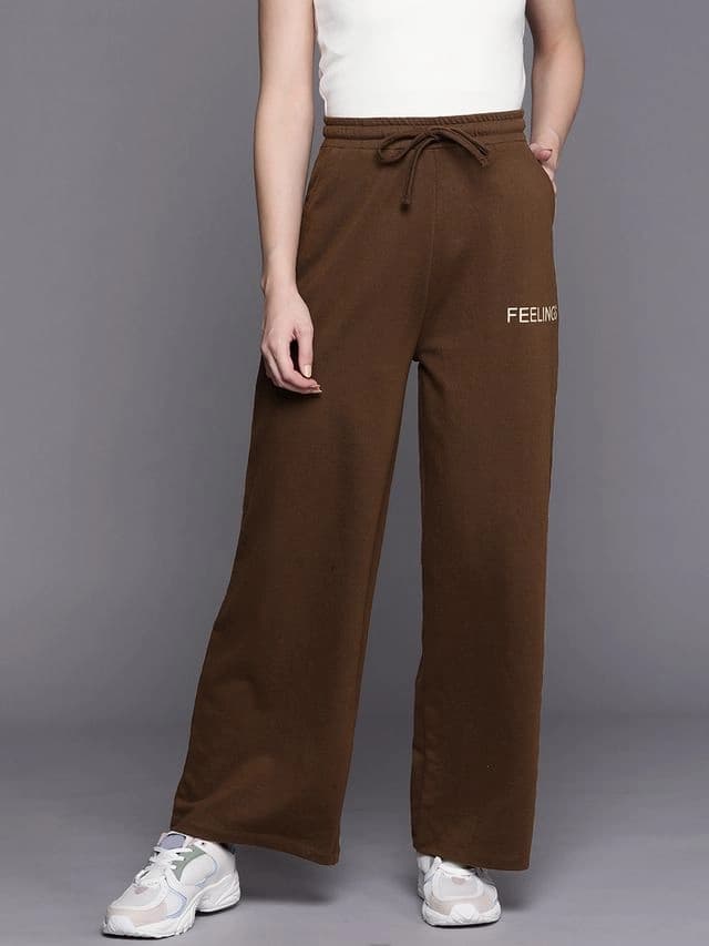 Women's Brown Casual Graphic Regular Fit Trackpant