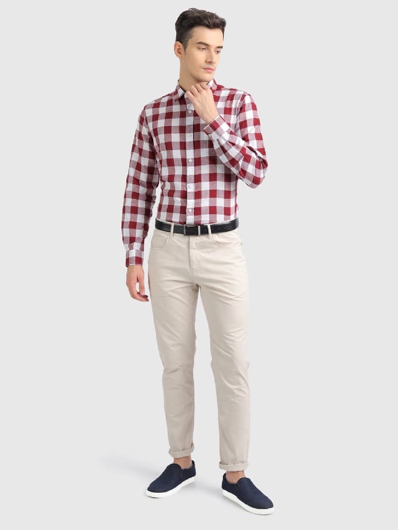 Men's Beige Casual Solid Slim Fit Chinos