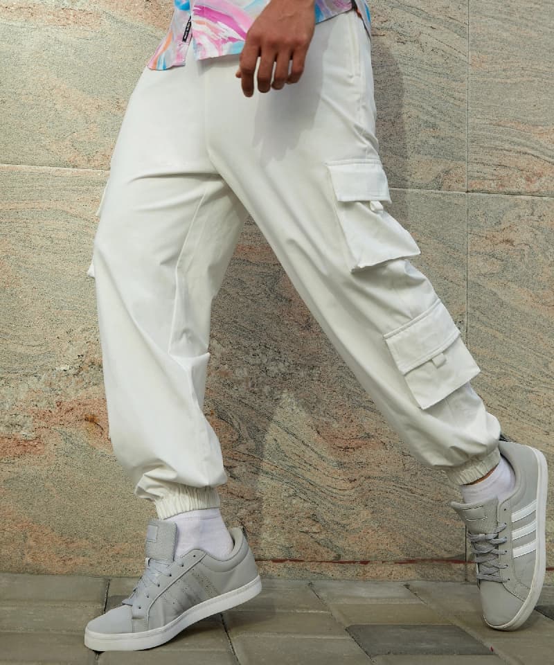 Men's White Casual Solid Tapered Fit Cargo