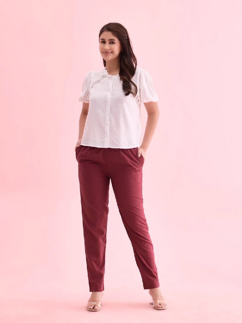 Women's Red Casual Solid Tapered Fit Trouser