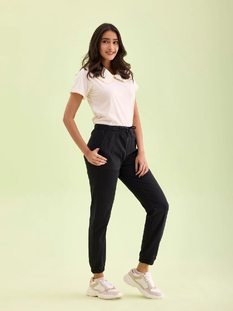 Women's Solid Cotton Black Cuffed Jogger