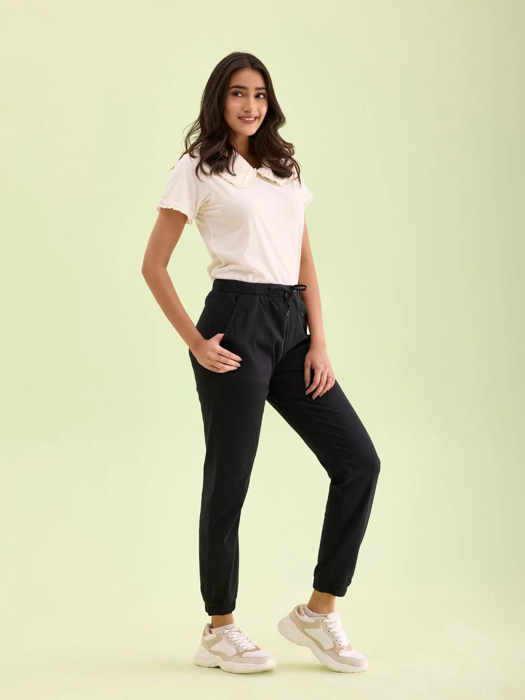 Women's Black Casual Solid Regular Fit Jogger