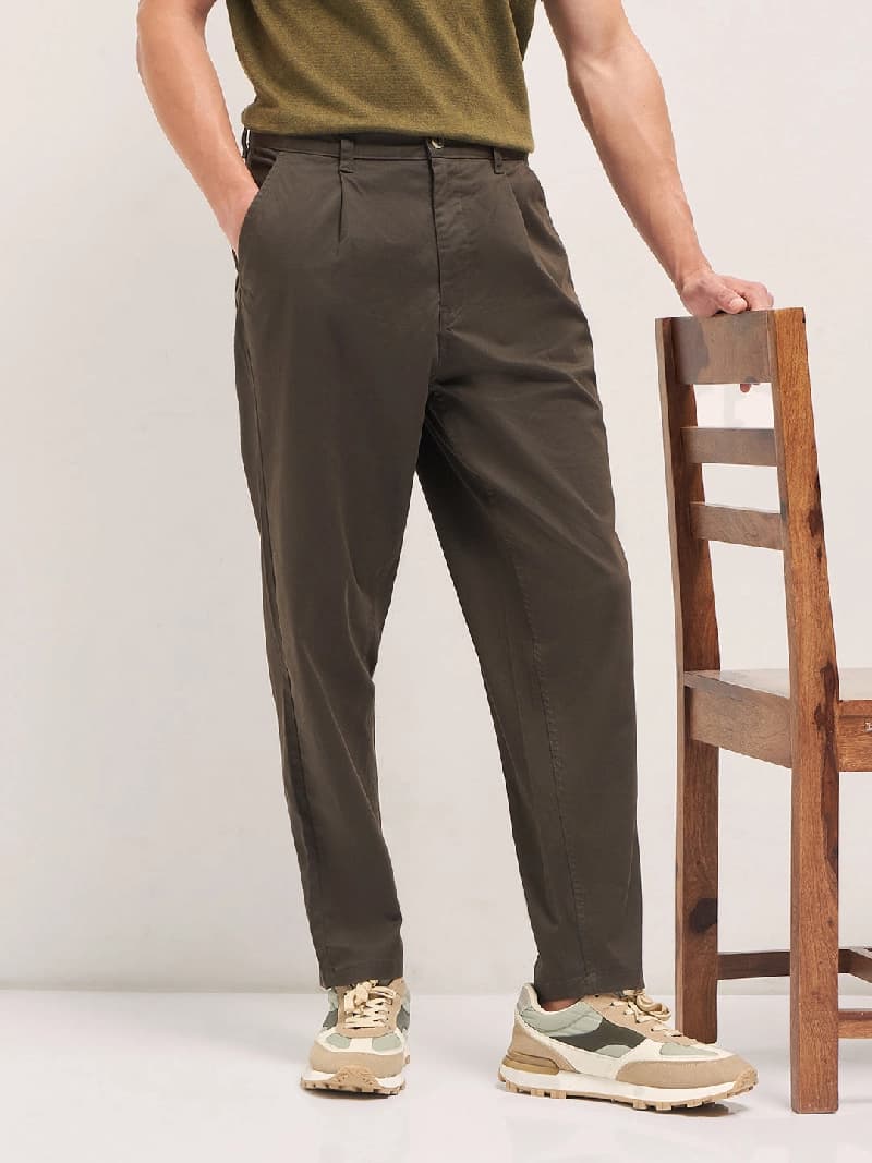 Men's Brown Casual Solid Tapered Fit Trouser