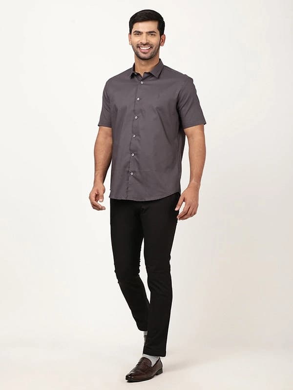 Men's Black Casual Solid Tapered Fit Trouser