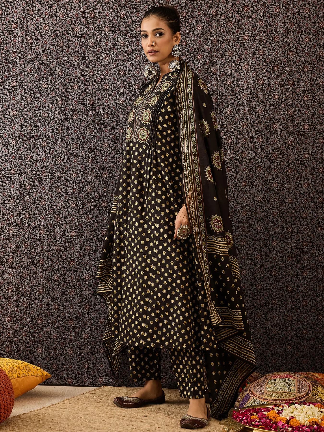 Women's Black Festive Kurta Set With Dupatta