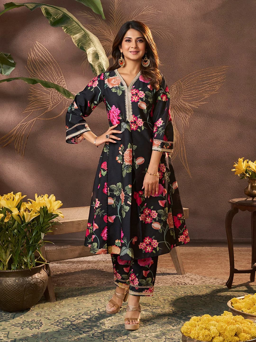 Women's Black Festive Printed Kurta Set
