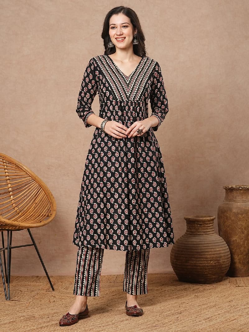 Women's Black Casual Printed Kurta Set
