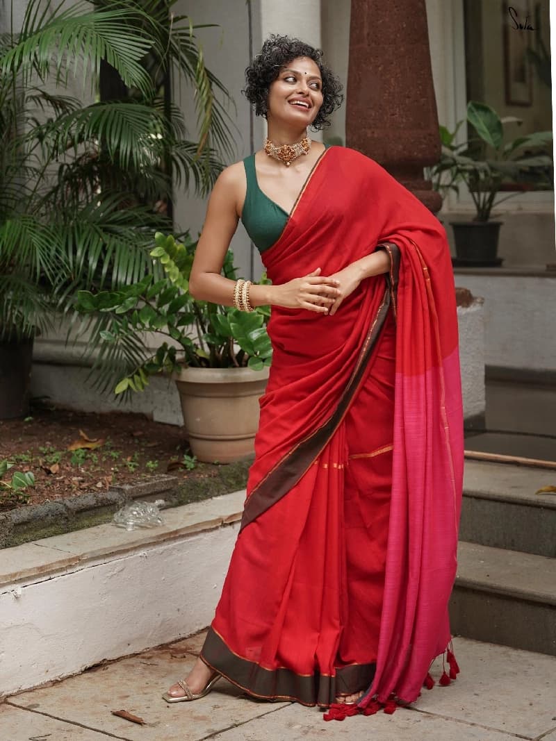 Women's Red Casual Solid Regular Fit Saree