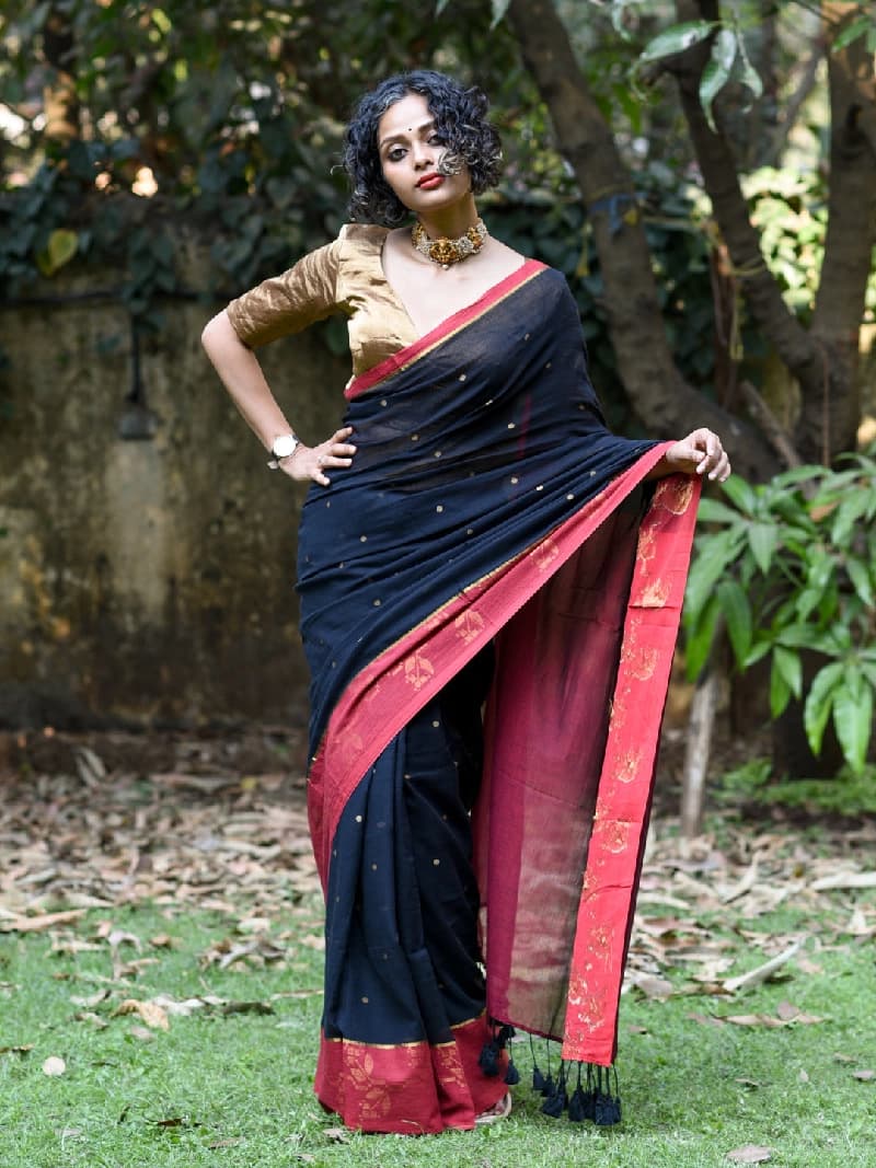 Women's Black Casual Solid Regular Fit Saree