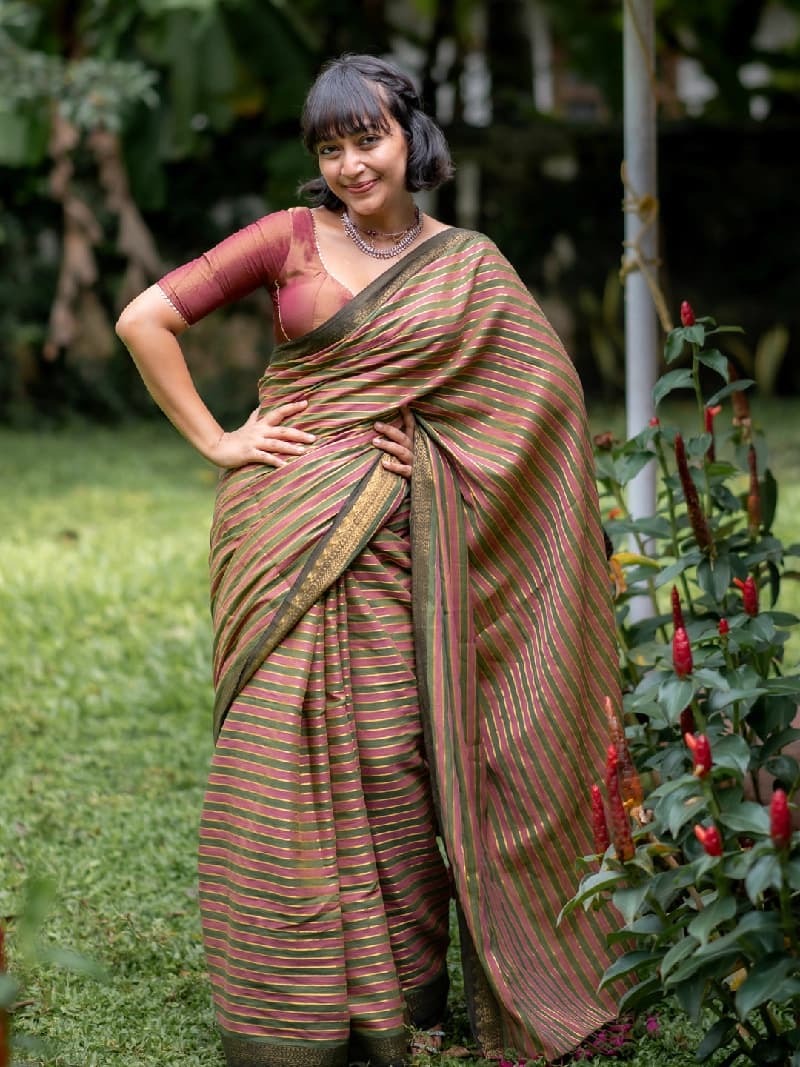 Women's Green Casual Solid Regular Fit Saree