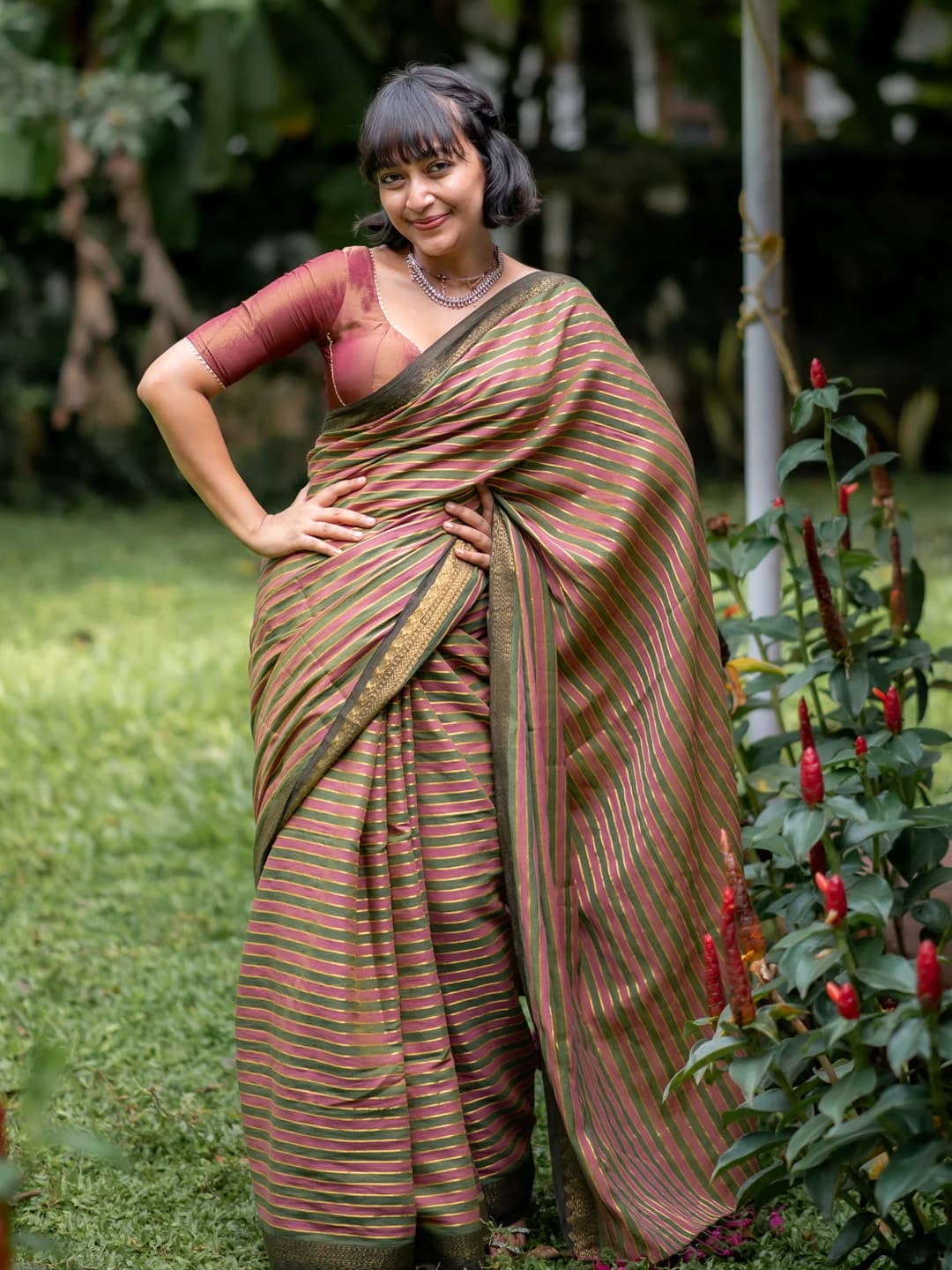 Women's Green Casual Solid Regular Fit Saree