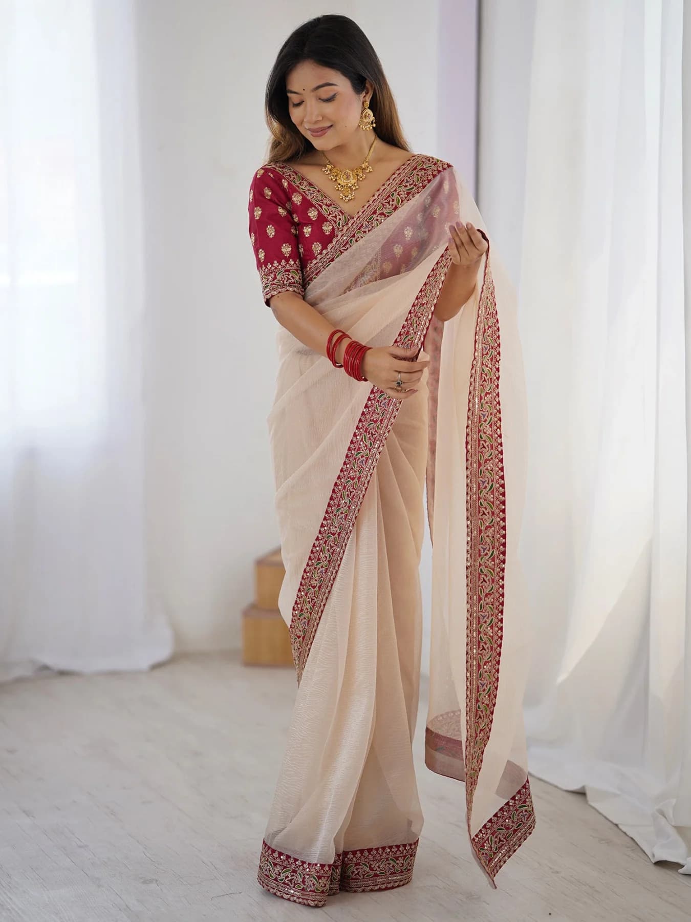 Women's White Party Regular Fit Saree