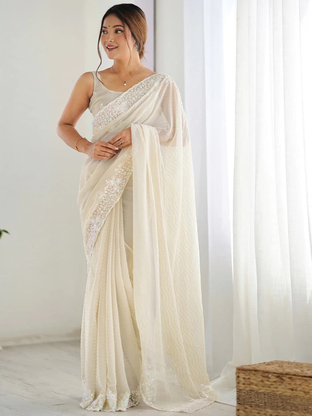 Women's White Party Regular Fit Saree