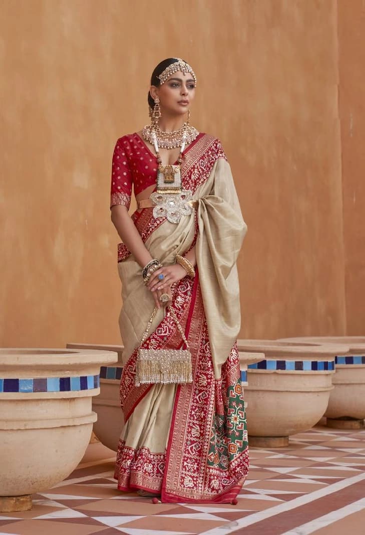 Women's White Party Regular Fit Saree