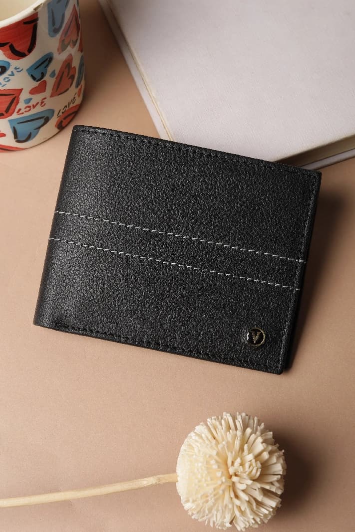 Men's Black Textured Bi-Fold Leather Wallet