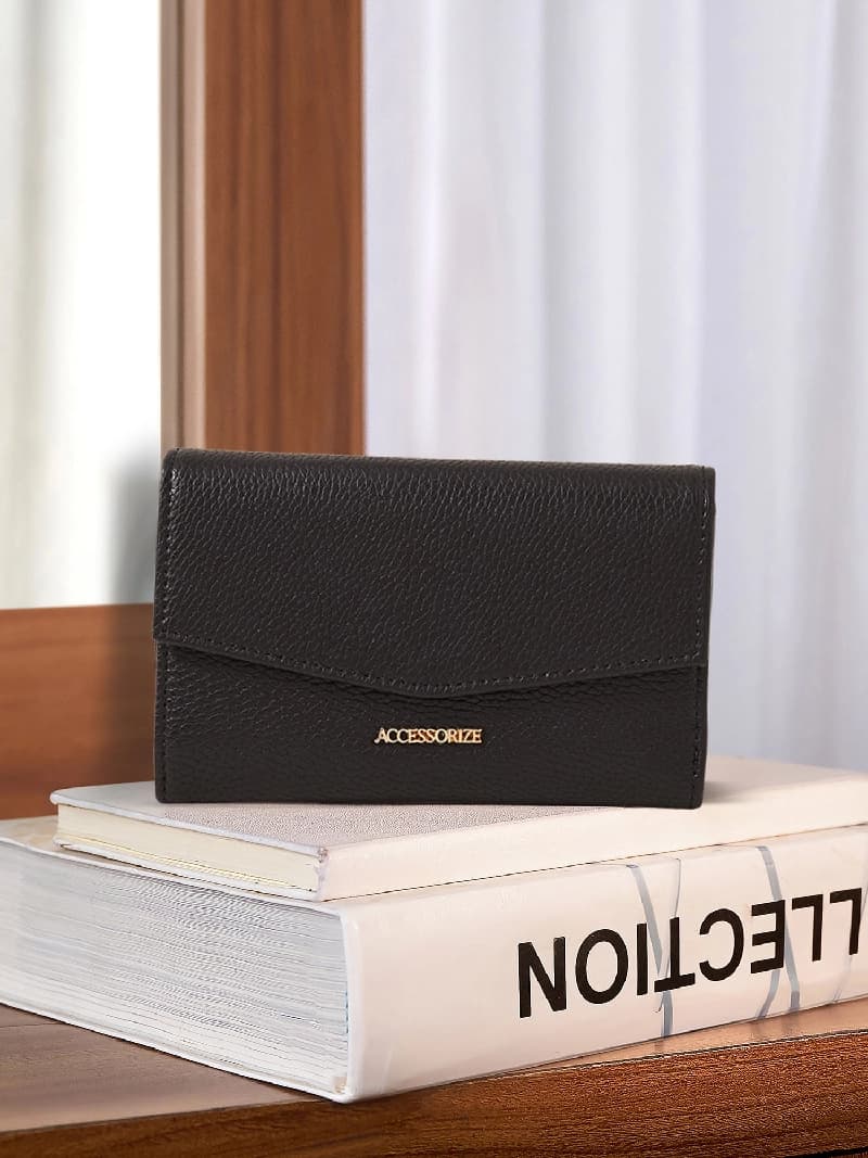 Women's Black Casual Textured Wallet