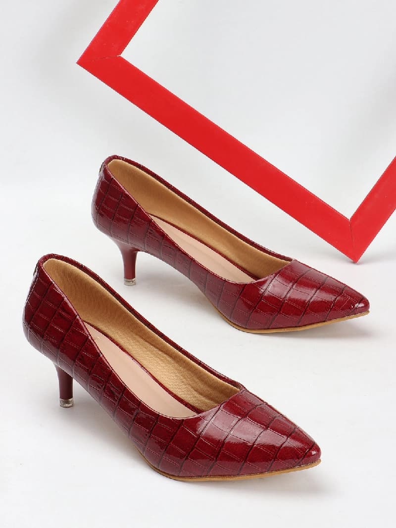 Women's Red Croc-Embossed Pointed Toe Kitten Heel Pumps