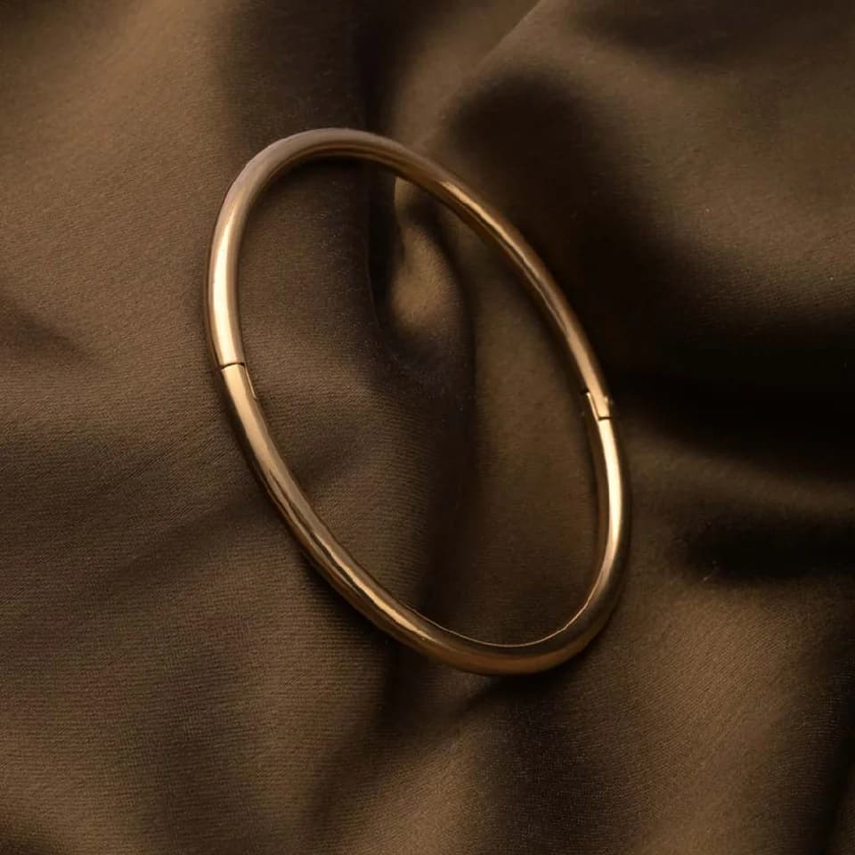 Women's Gold Classic Gold Bangle Bracelet Waterproof & Anti-Tarnish