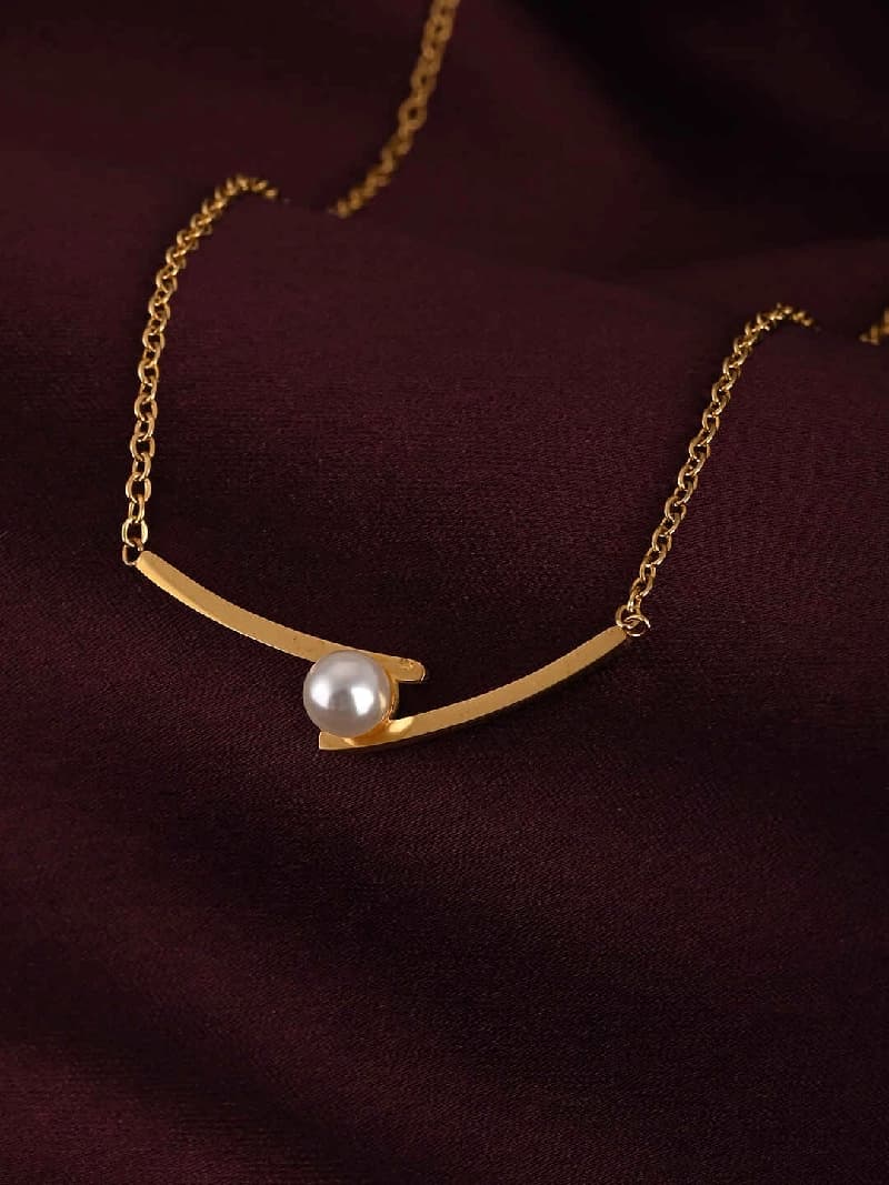 Women's Gold Plated Pearl Pendant Necklace Waterproof & Anti-Tarnish