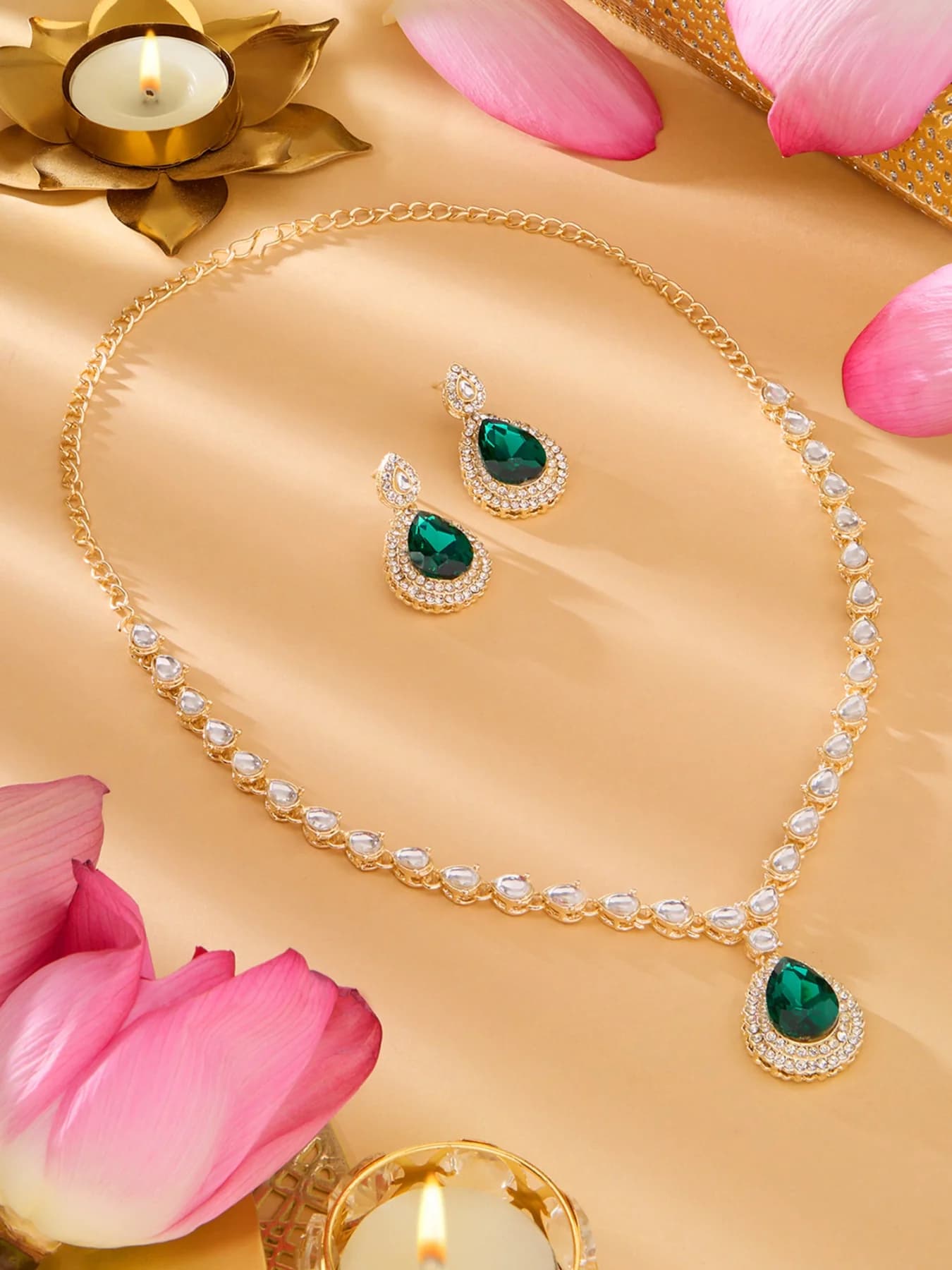 Women's Green Dazzling Stones Austrian Diamonds Necklace and Earring Set