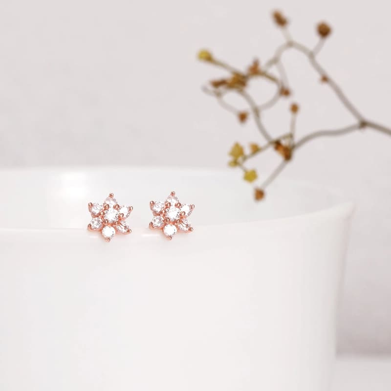 Women's Rose Gold Shining Flower Studs