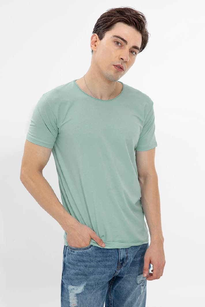 Men's Green Casual Solid Slim Fit Tshirt