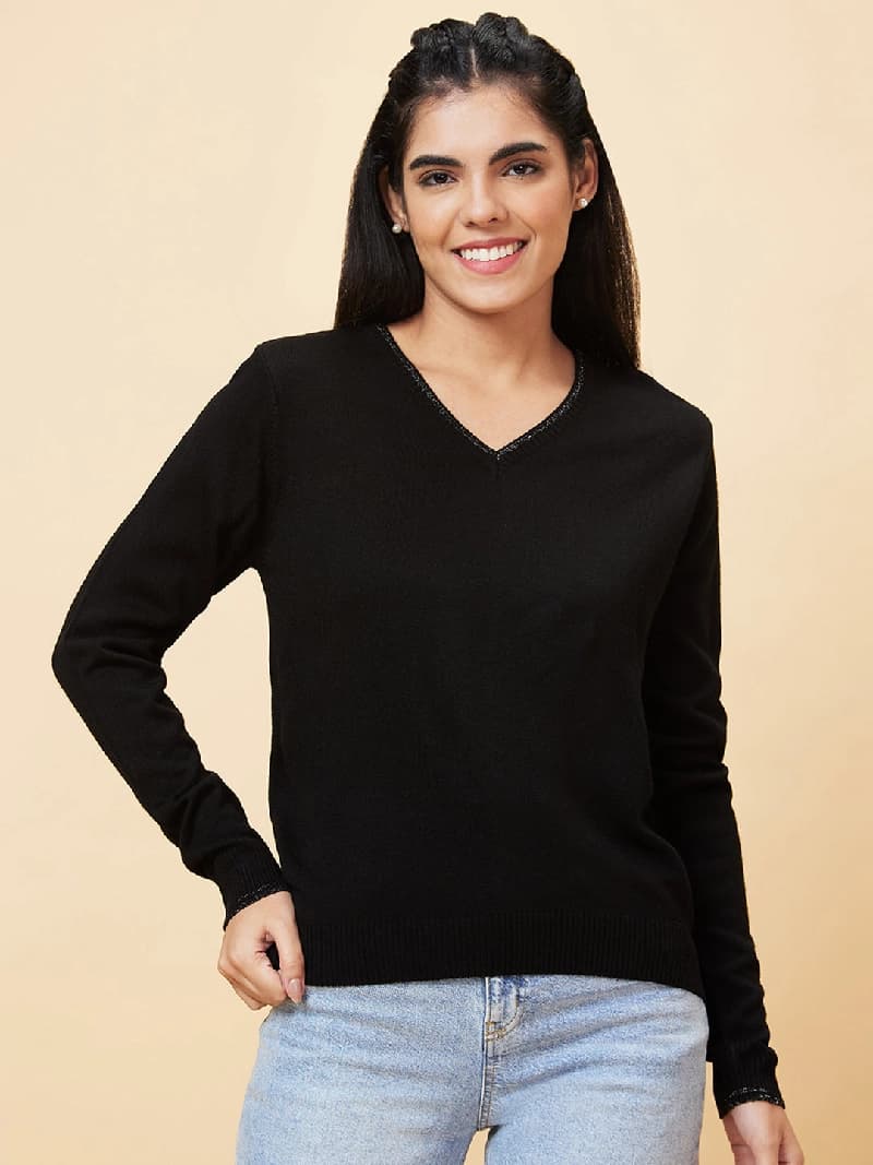 Women's Black Casual Solid Regular Fit Top