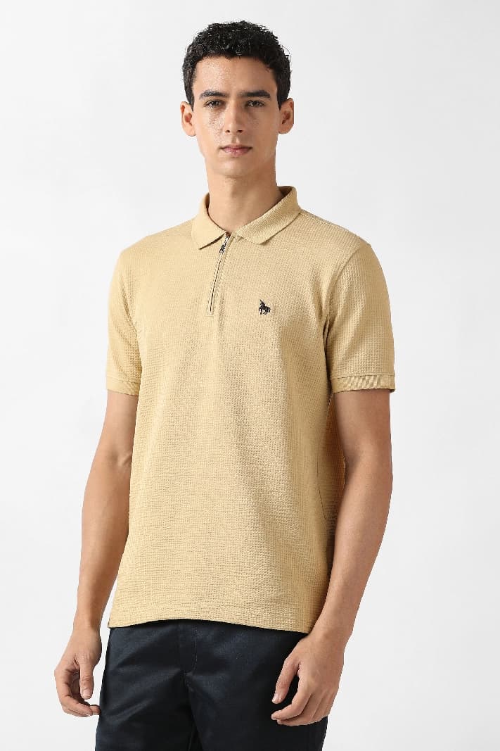 Men's Beige Casual Solid Regular Fit Tshirt