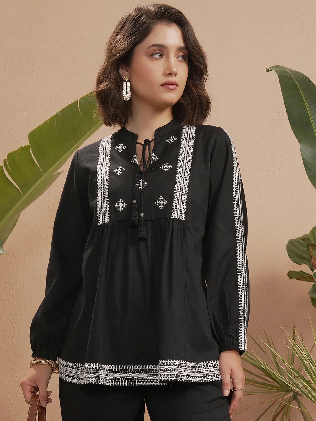 Women's Black Casual Regular Fit Top