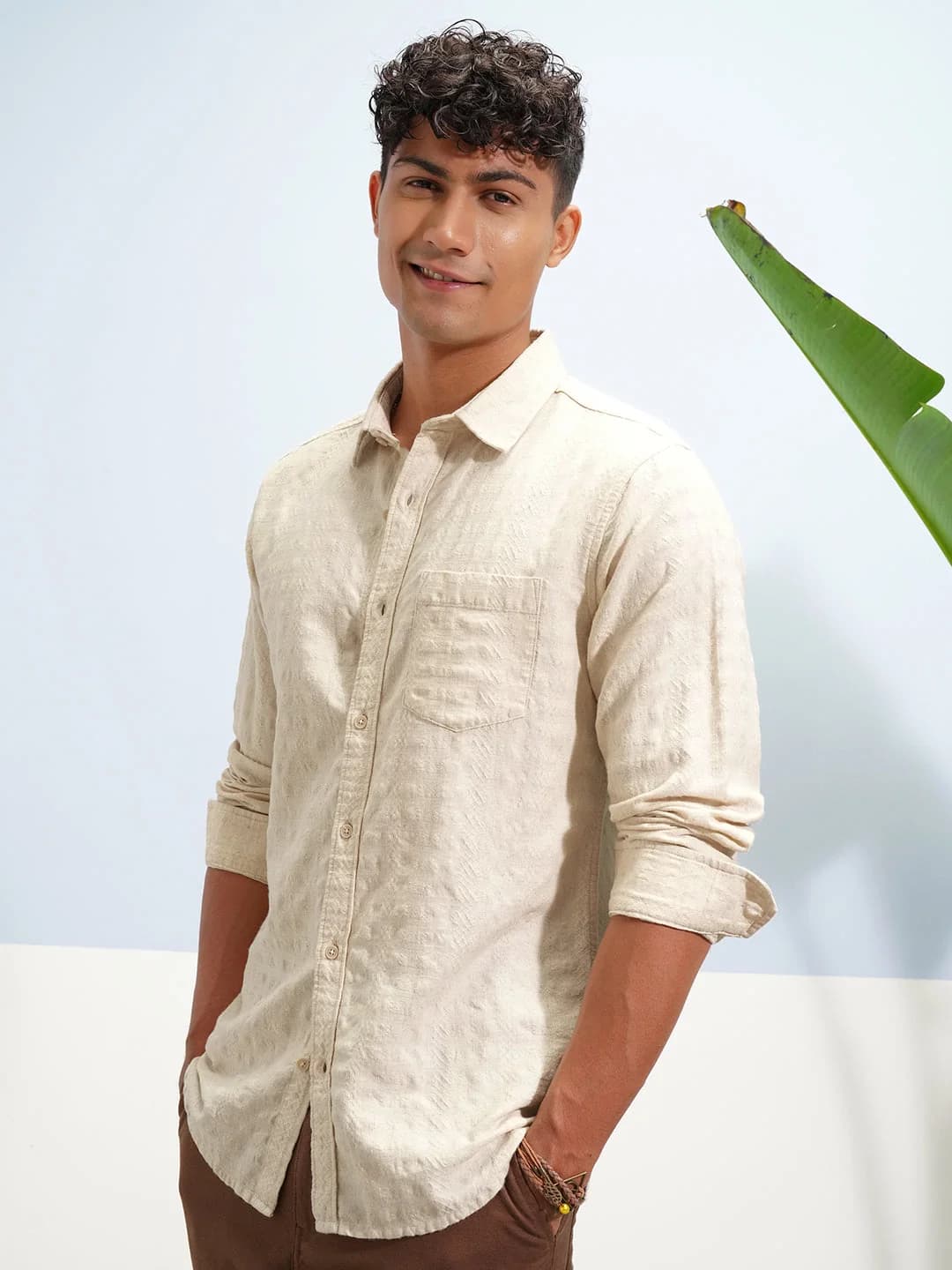 Men's Beige Casual Solid Slim Fit Cotton Shirt