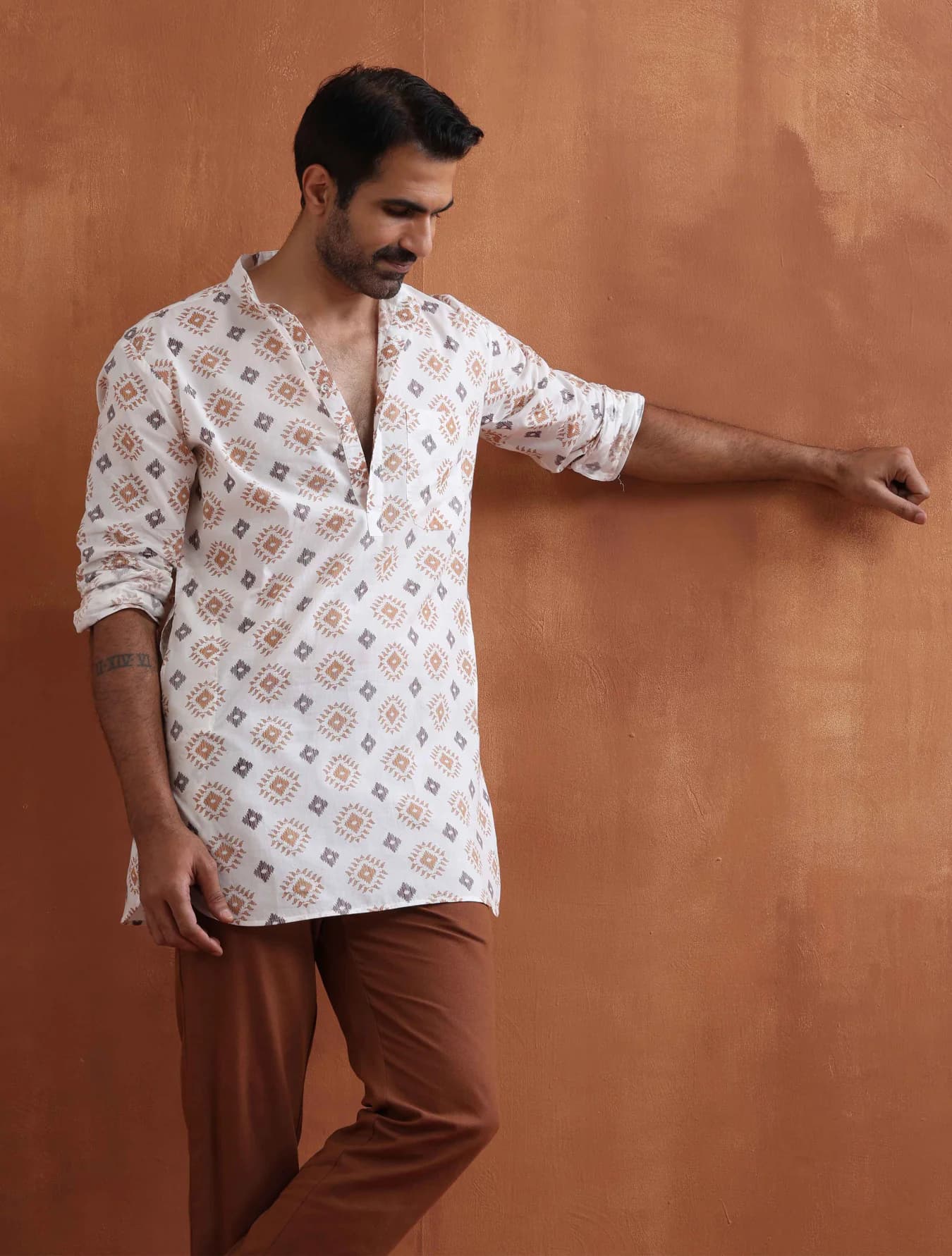 Men's Cream Festive Geometric Full Sleeves Short Cotton Kurta