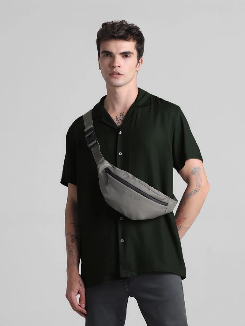 Men's Dark Green Casual Regular Fit Half Sleeves Shirt