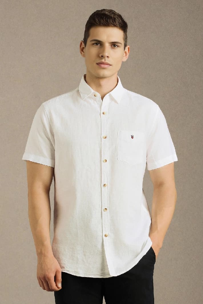 Men's White Casual Solid Slim Fit Shirt