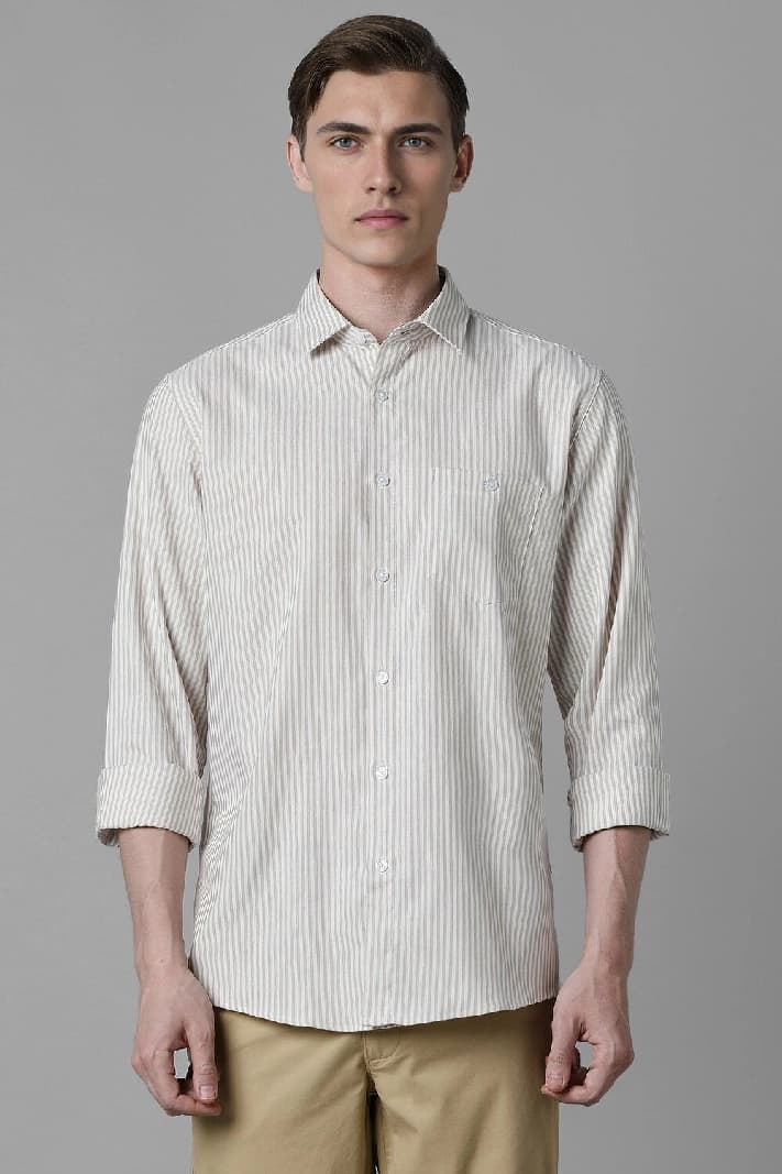 Men's Beige Casual Solid Slim Fit Shirt