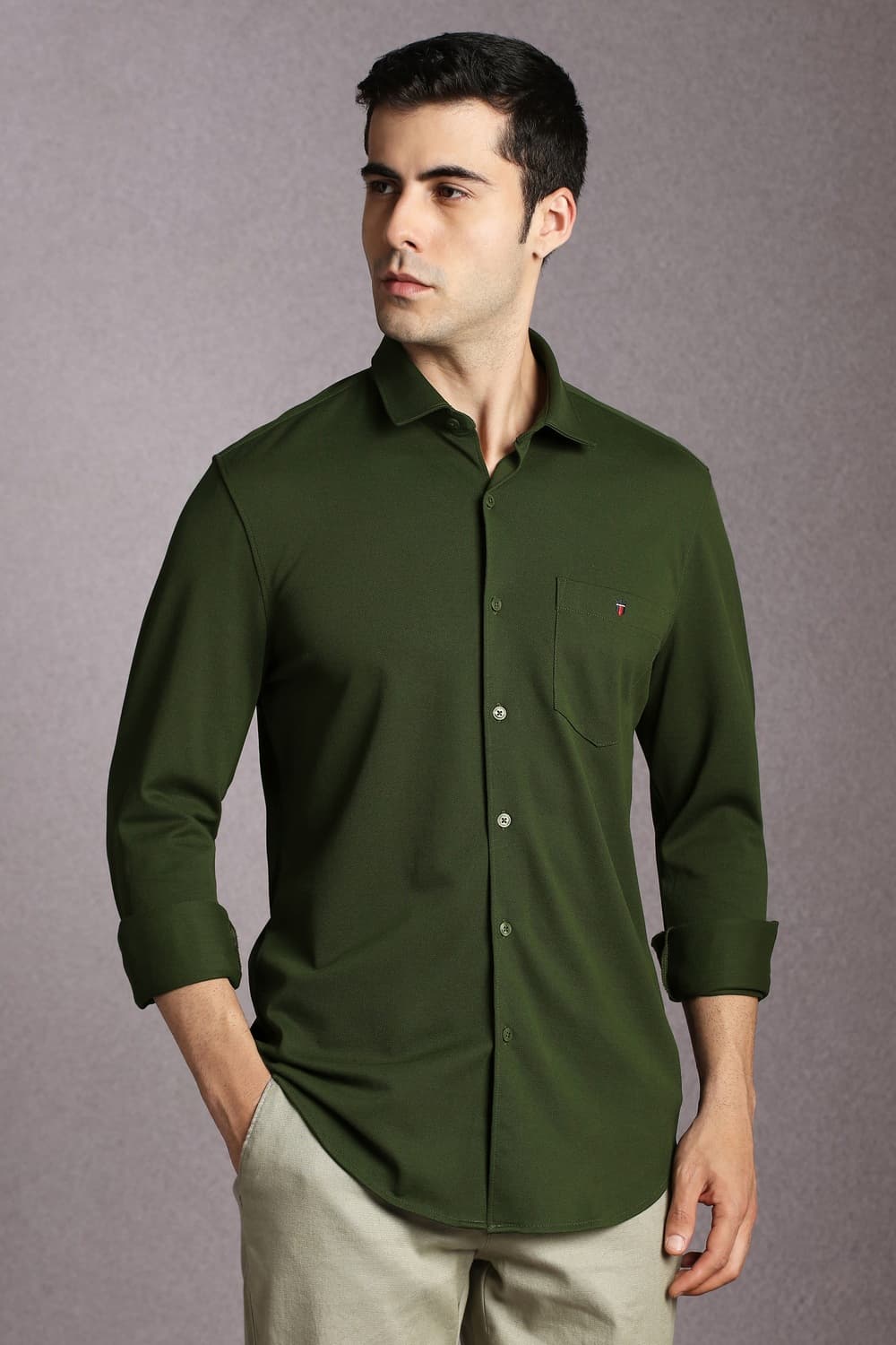 Men's Green Casual Solid Slim Fit Shirt