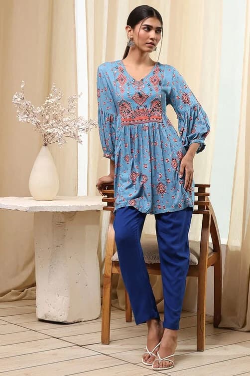 Women's Blue Festive Printed Regular Fit Kurti