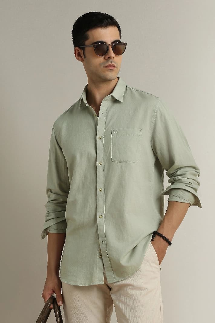 Men's Green Casual Solid Regular Fit Cotton Shirt